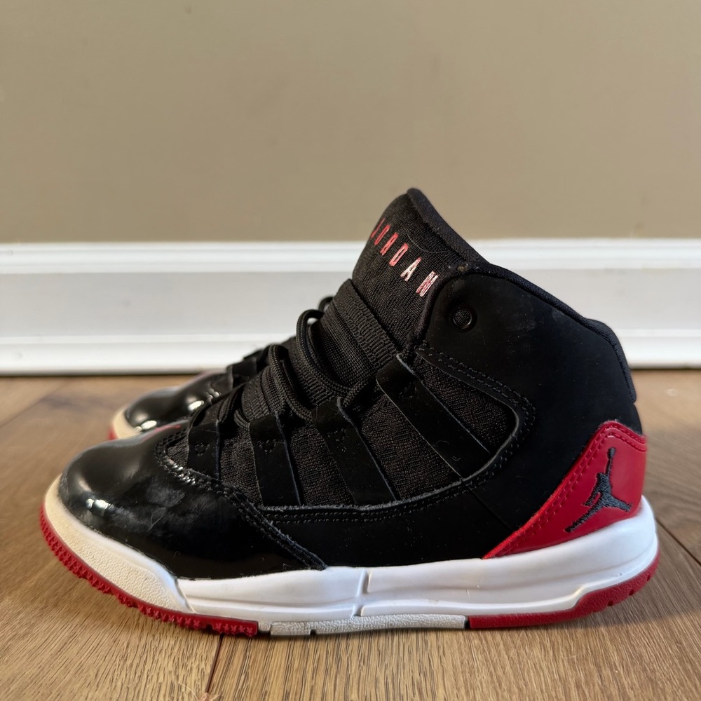 Nike Air Jordan Max Aura PS 'Black Gym Red Sneakers Shoes Size 11c Toddler